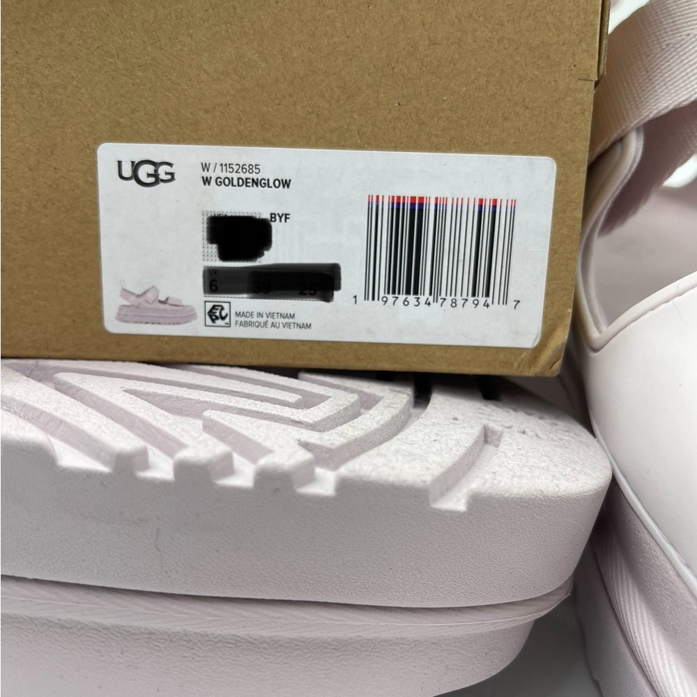 UGG Platform Sandals 
W / 1152685
W GOLDENGLOW
BYF Bay Fog
New - Picture 16 of 16